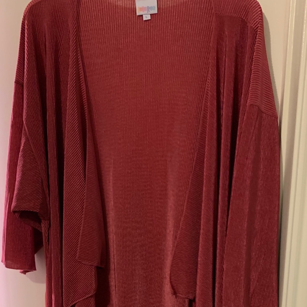 Elegant Lularoe Lindsay Kimono